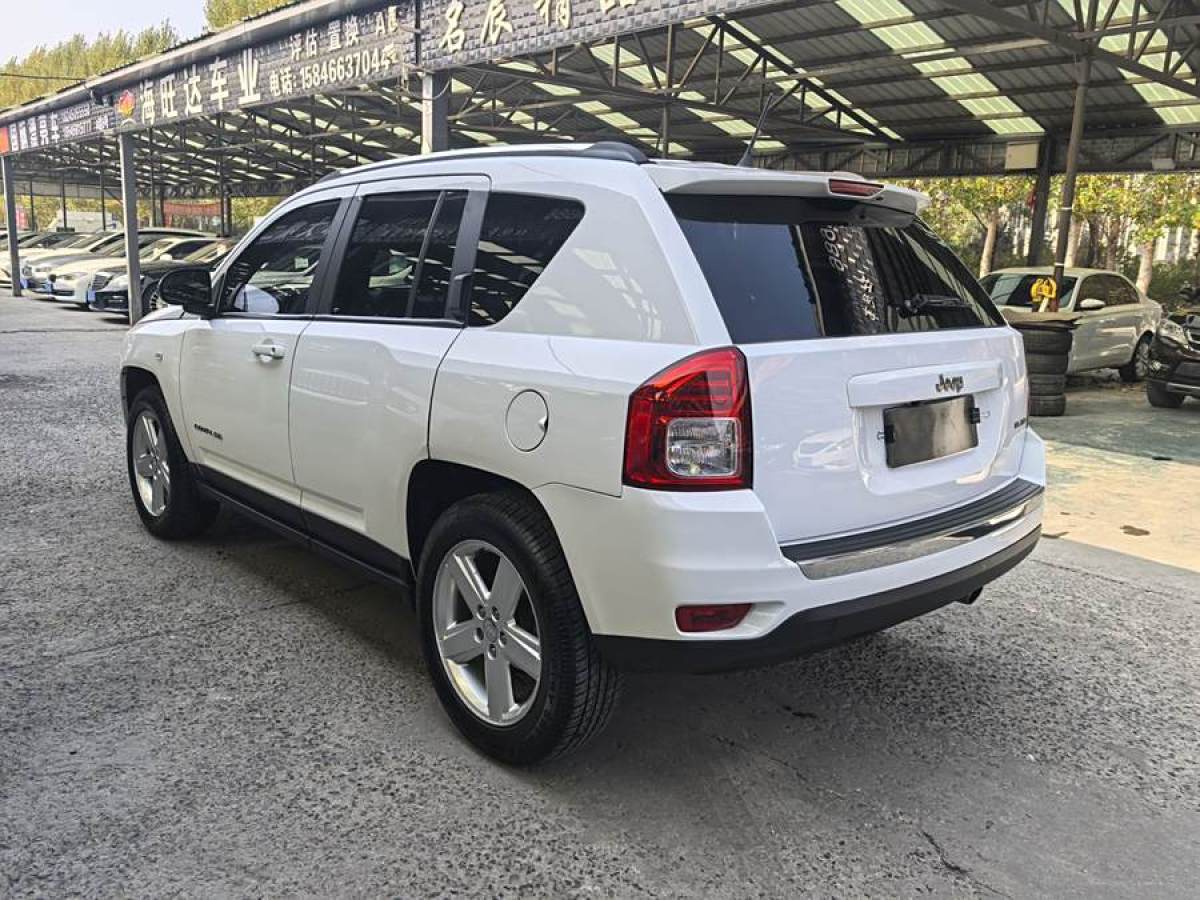 Jeep 指南者  2012款 2.0L 兩驅(qū)豪華版圖片