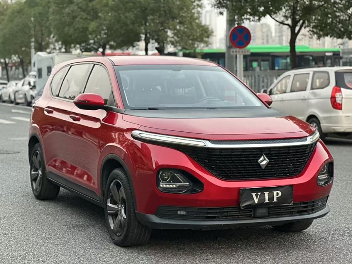 寶駿 RM-5  2019款 1.5L CVT 24小時(shí)在線(xiàn)精英型 6座圖片