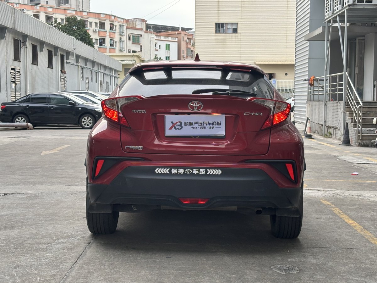 豐田 C-HR  2018款 2.0L 領(lǐng)先天窗版 國(guó)V圖片