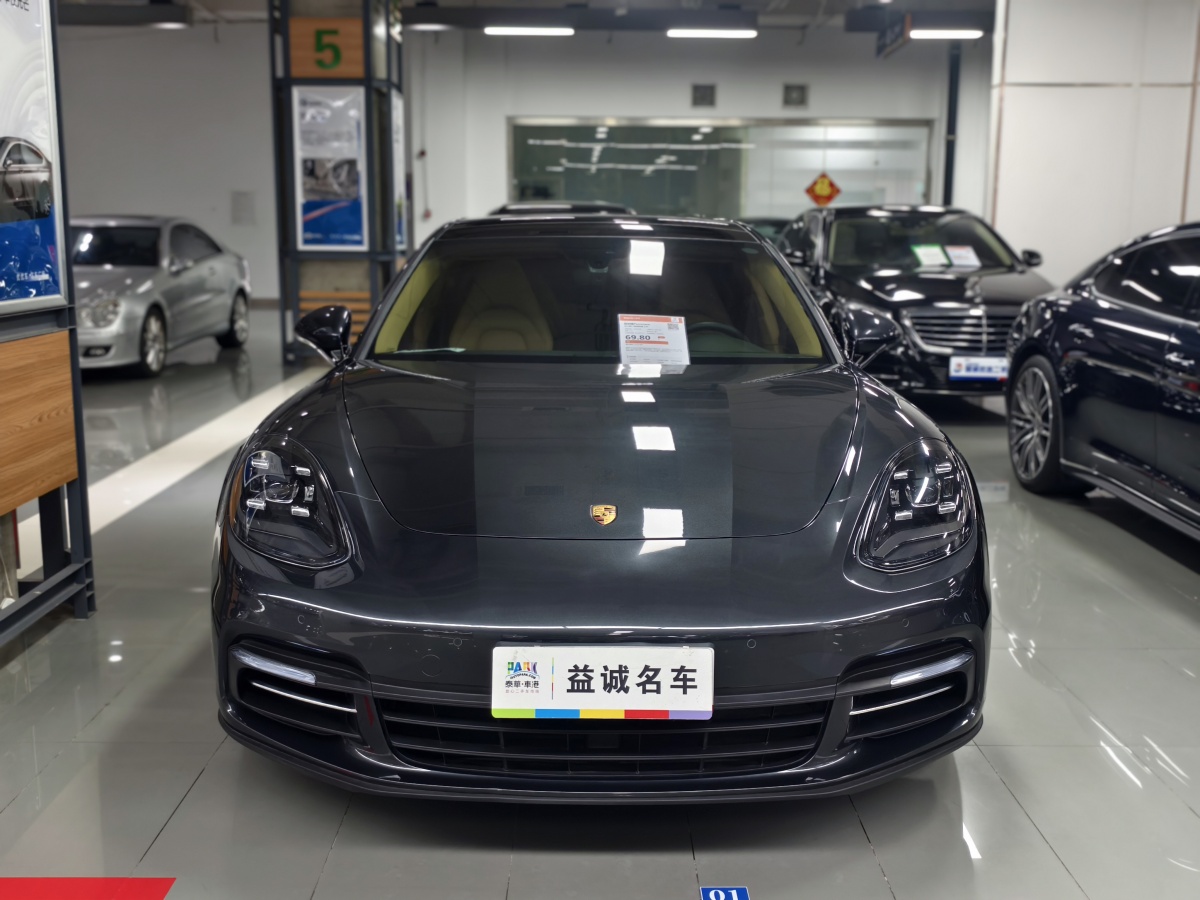 2018年8月保时捷 Panamera  2017款 Panamera 行政加长版 3.0T