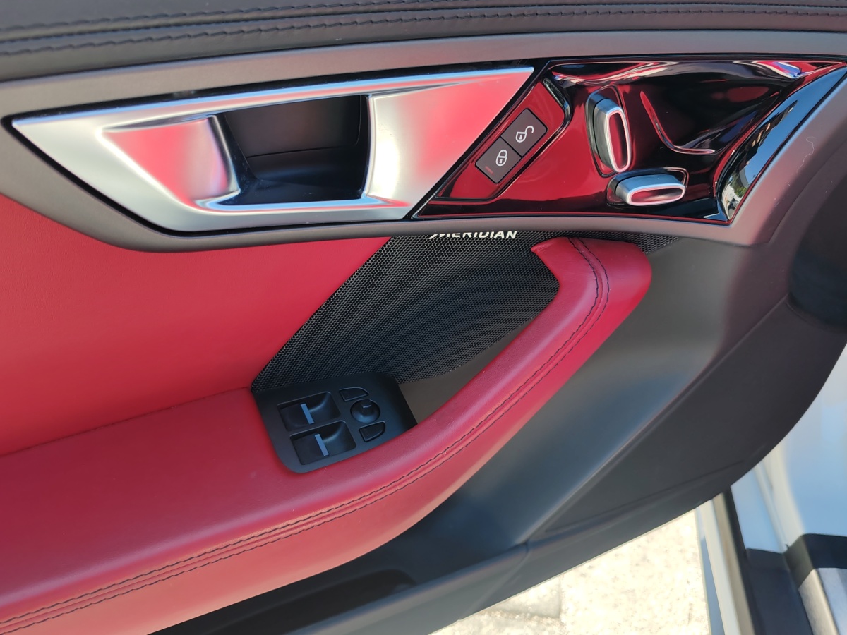 捷豹 F-TYPE  2016款 3.0T 硬頂版圖片