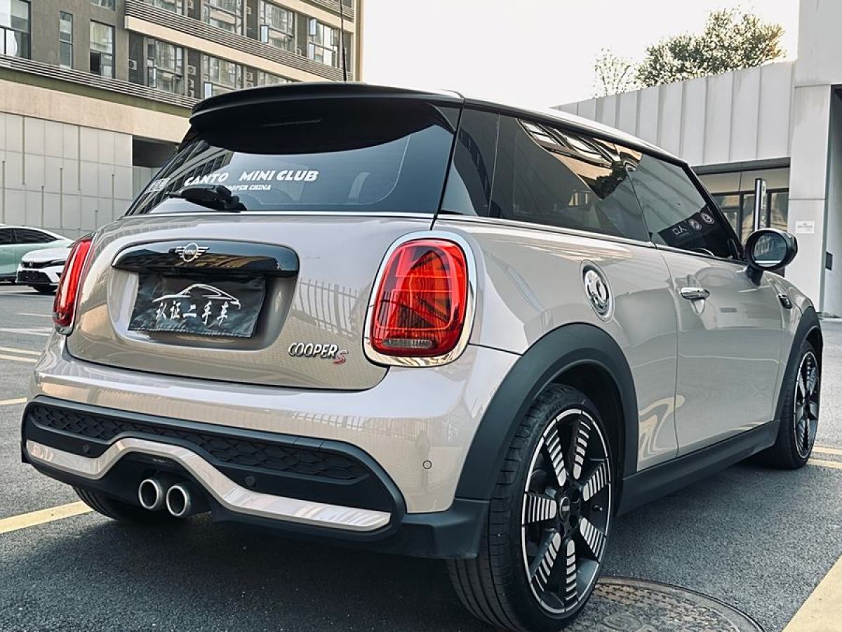 2022年6月MINI MINI  2022款 改款 2.0T COOPER S 藝術(shù)家