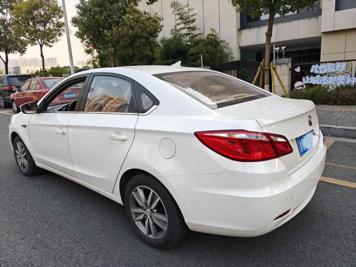 長(zhǎng)安 逸動(dòng)  2015款 1.6L 手動(dòng)豪華型 國(guó)V圖片