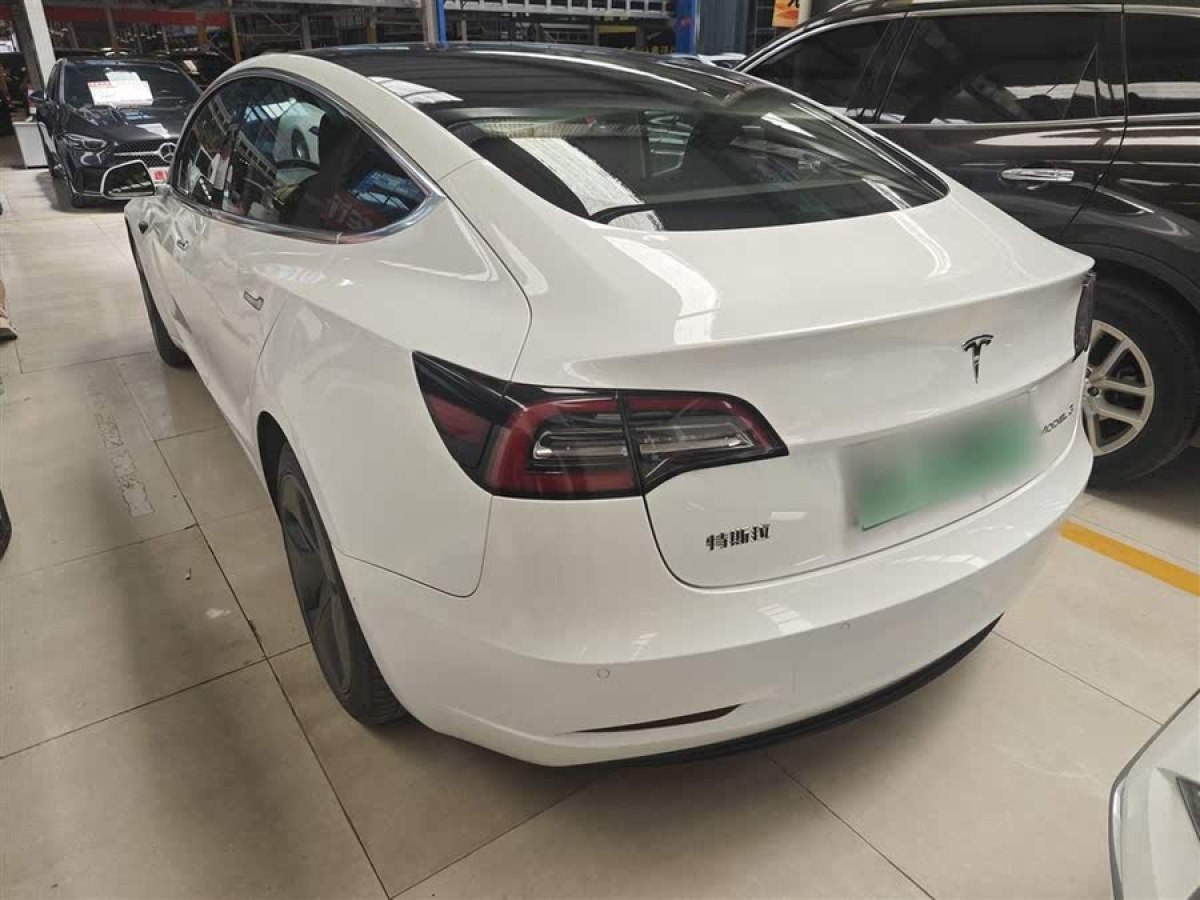 特斯拉 Model 3  2019款 標(biāo)準(zhǔn)續(xù)航后驅(qū)升級(jí)版圖片