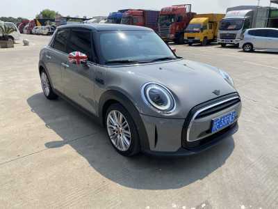 2022年3月 MINI MINI 改款 1.5T COOPER 經(jīng)典派 五門版圖片