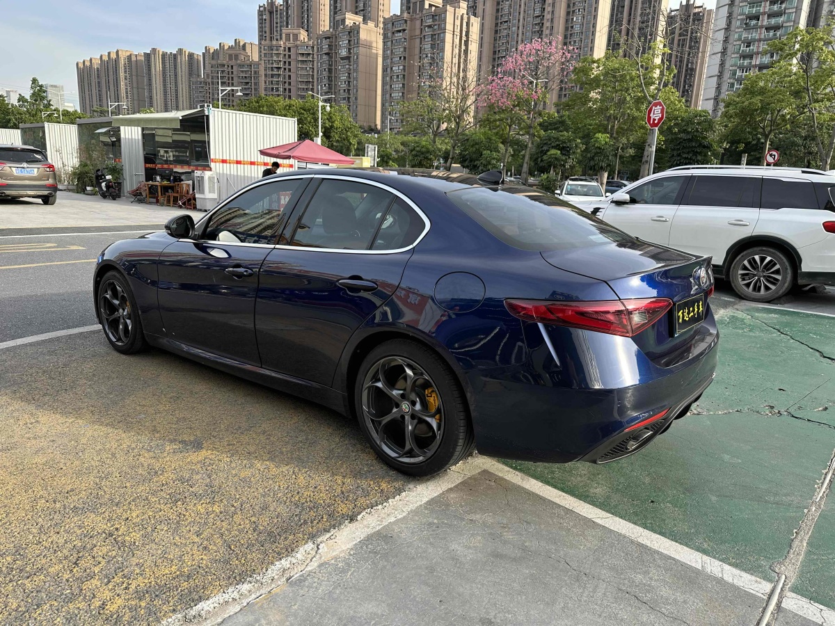 2017年9月阿爾法·羅密歐 Giulia  2017款 2.0T 200HP 豪華版