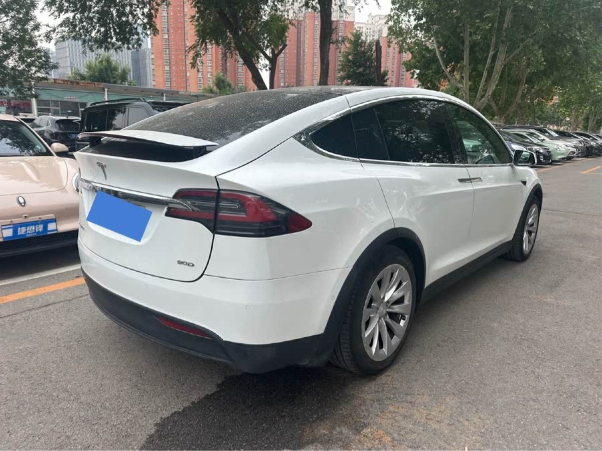 特斯拉 Model X  2016款 Model X 90D圖片