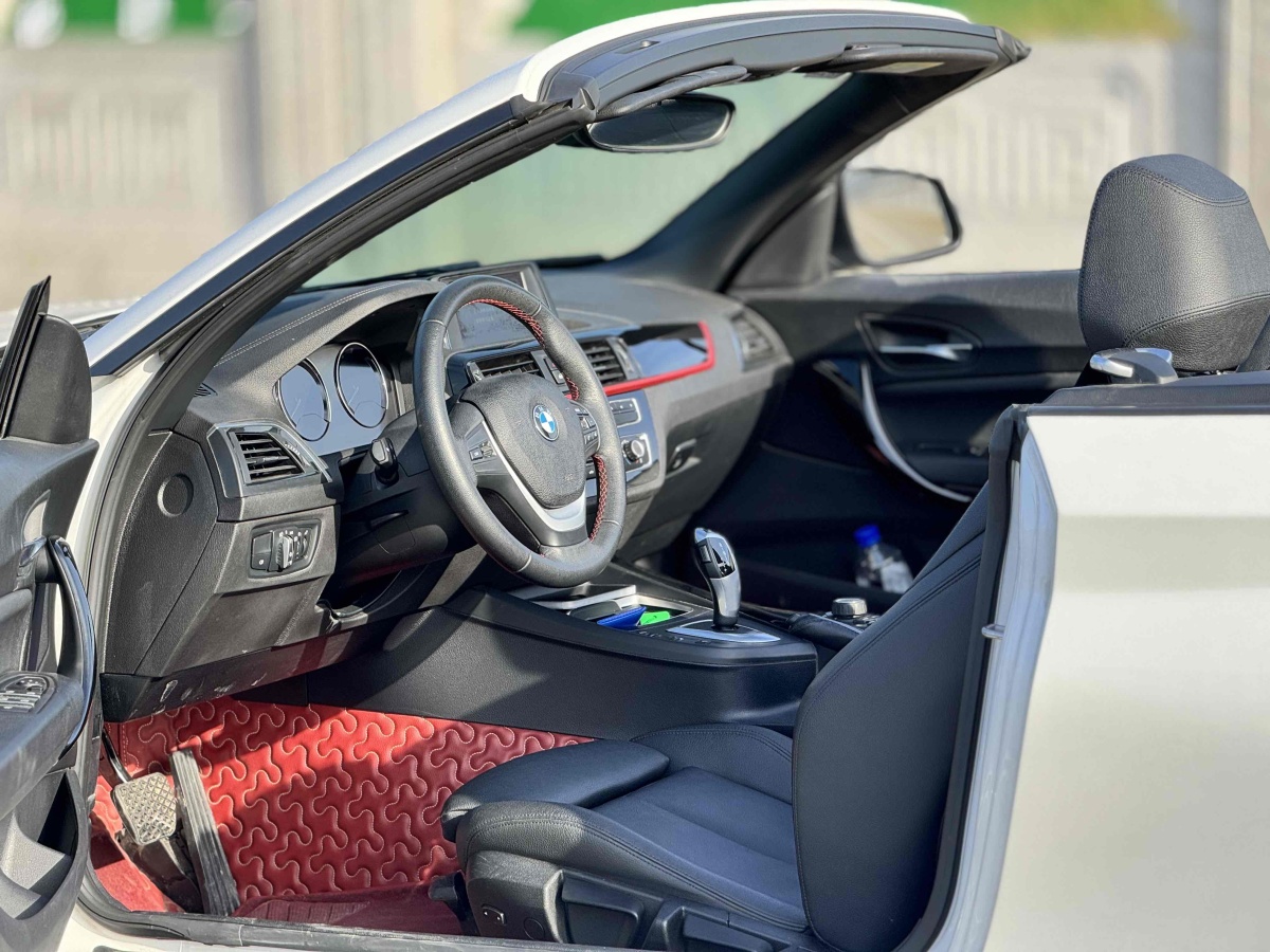 2019年4月宝马 宝马2系  2018款 220i 敞篷轿跑车 运动设计套装