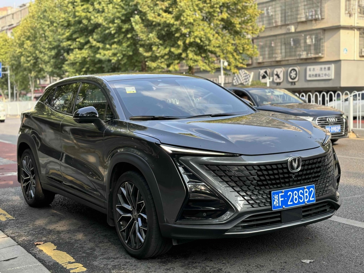 長(zhǎng)安 UNI-T  2020款 1.5T 尊貴型圖片