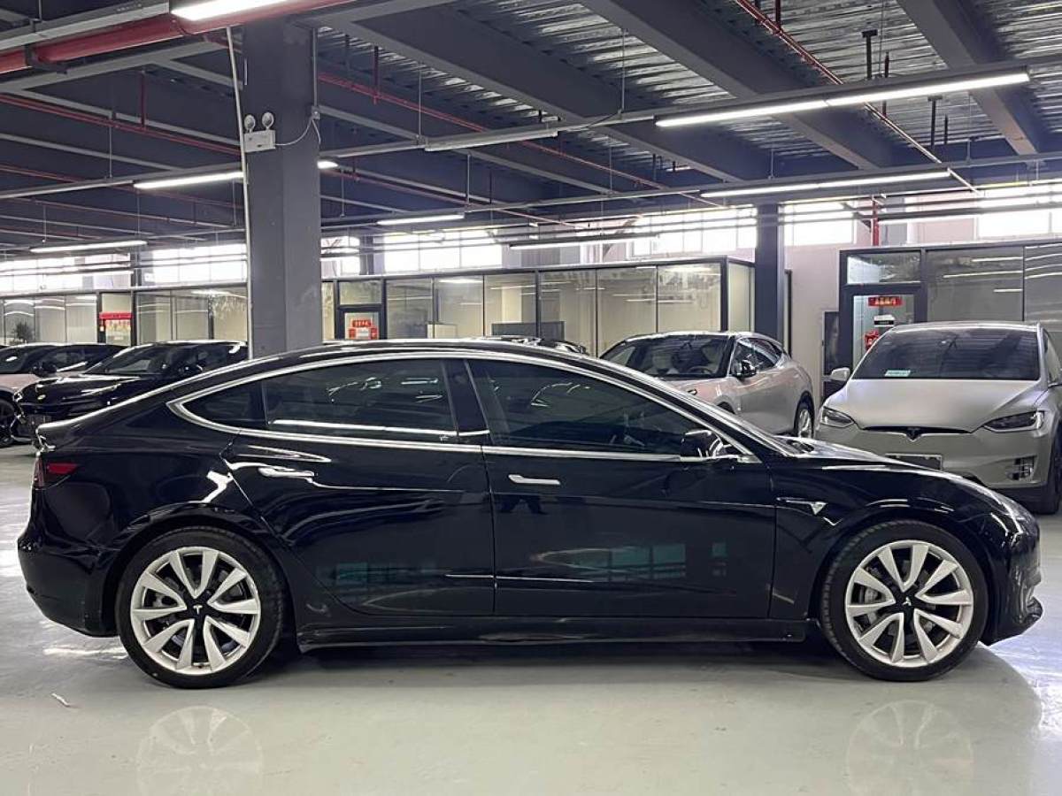 特斯拉 Model 3  2019款 標準續(xù)航后驅升級版圖片