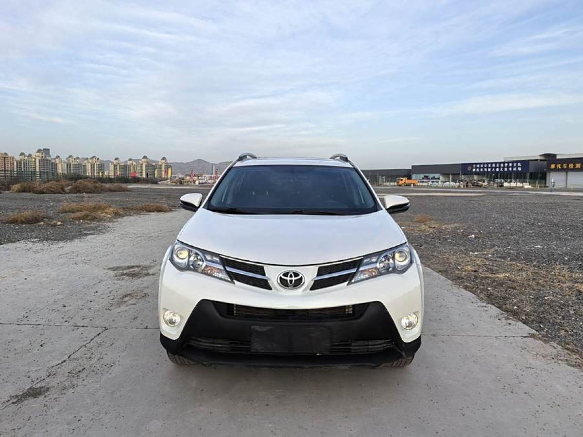 豐田 RAV4榮放  2015款 2.0L CVT兩驅(qū)風(fēng)尚版圖片