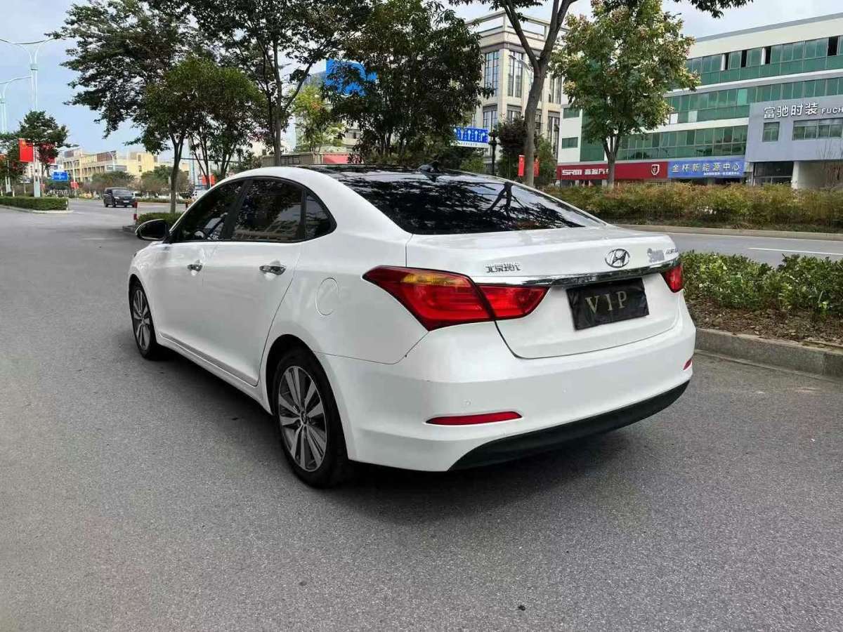 現(xiàn)代 名圖  2016款 1.8L 自動尊貴型DLX圖片