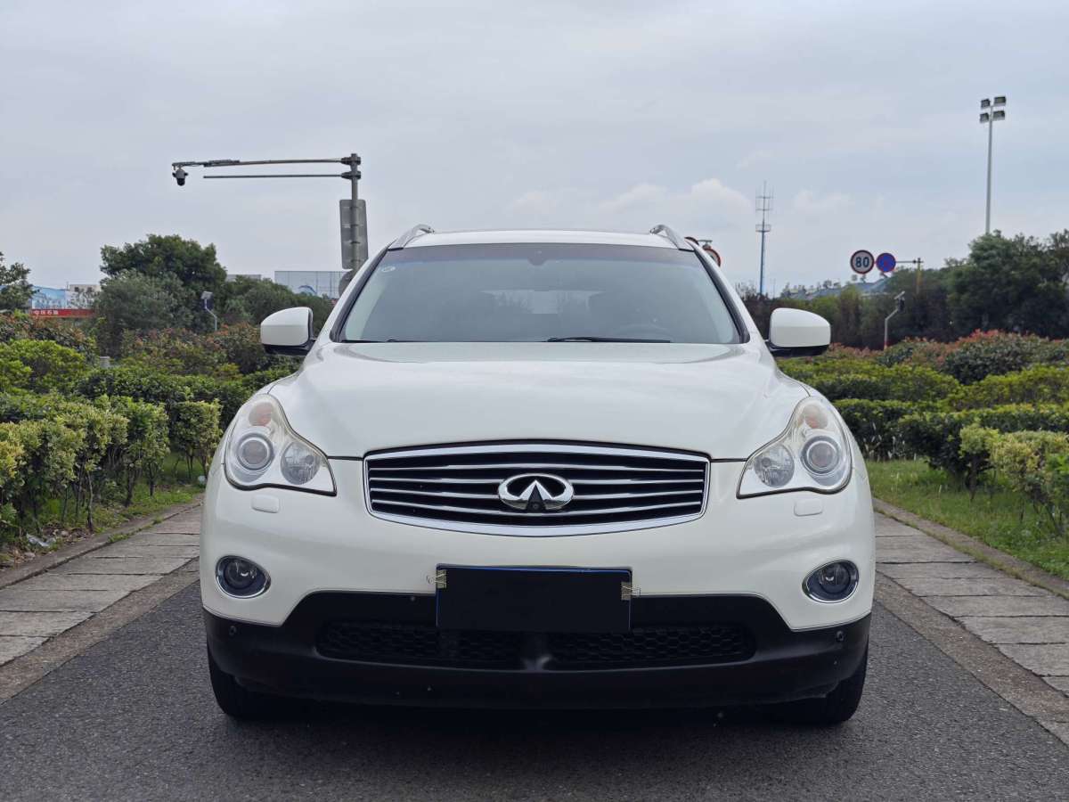 2014年03月英菲尼迪 QX50  2013款 2.5L 兩驅(qū)尊雅版