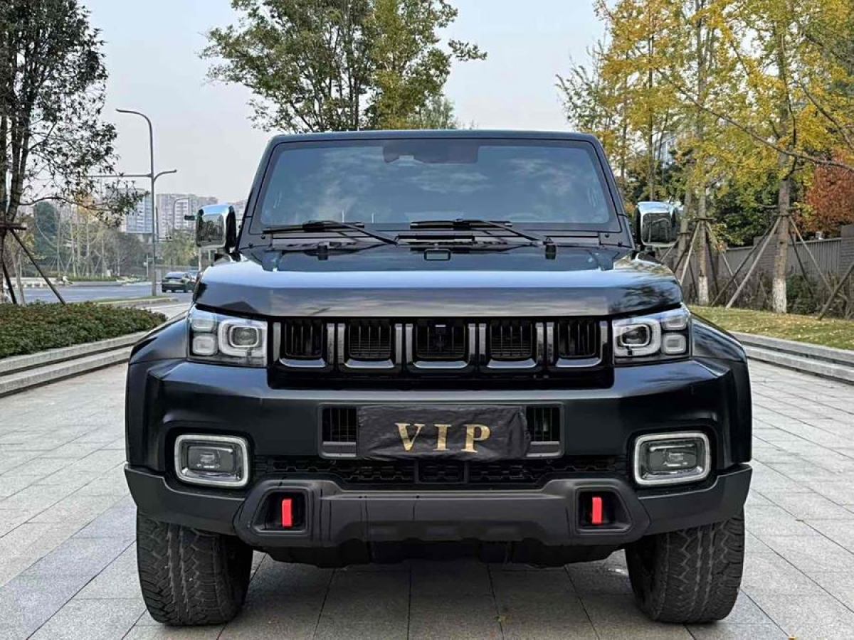 北京 BJ40  2023款 2.0D 自動四驅刀鋒英雄版?zhèn)b客型圖片