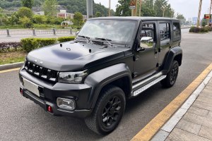 BJ40 北京 2.0D 自動四驅(qū)刀鋒英雄版?zhèn)b客型