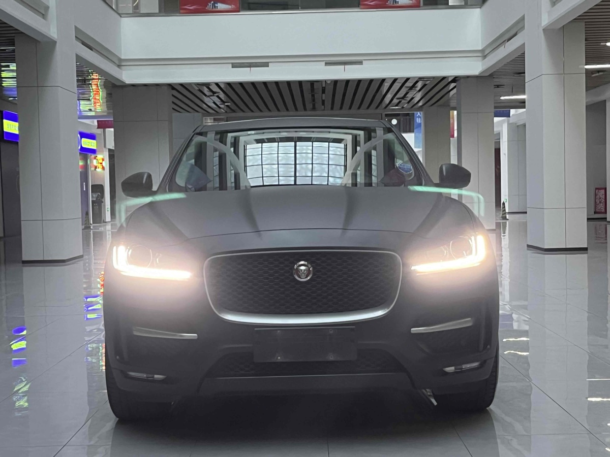 捷豹 F-PACE  2016款 3.0 SC 四驱R-Sport运动版图片