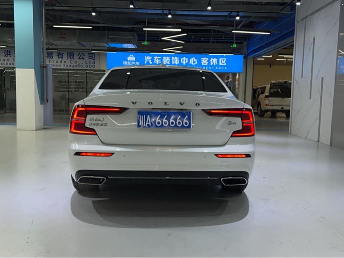 2022年6月沃爾沃 S60L  2022款 B4 智逸豪華版