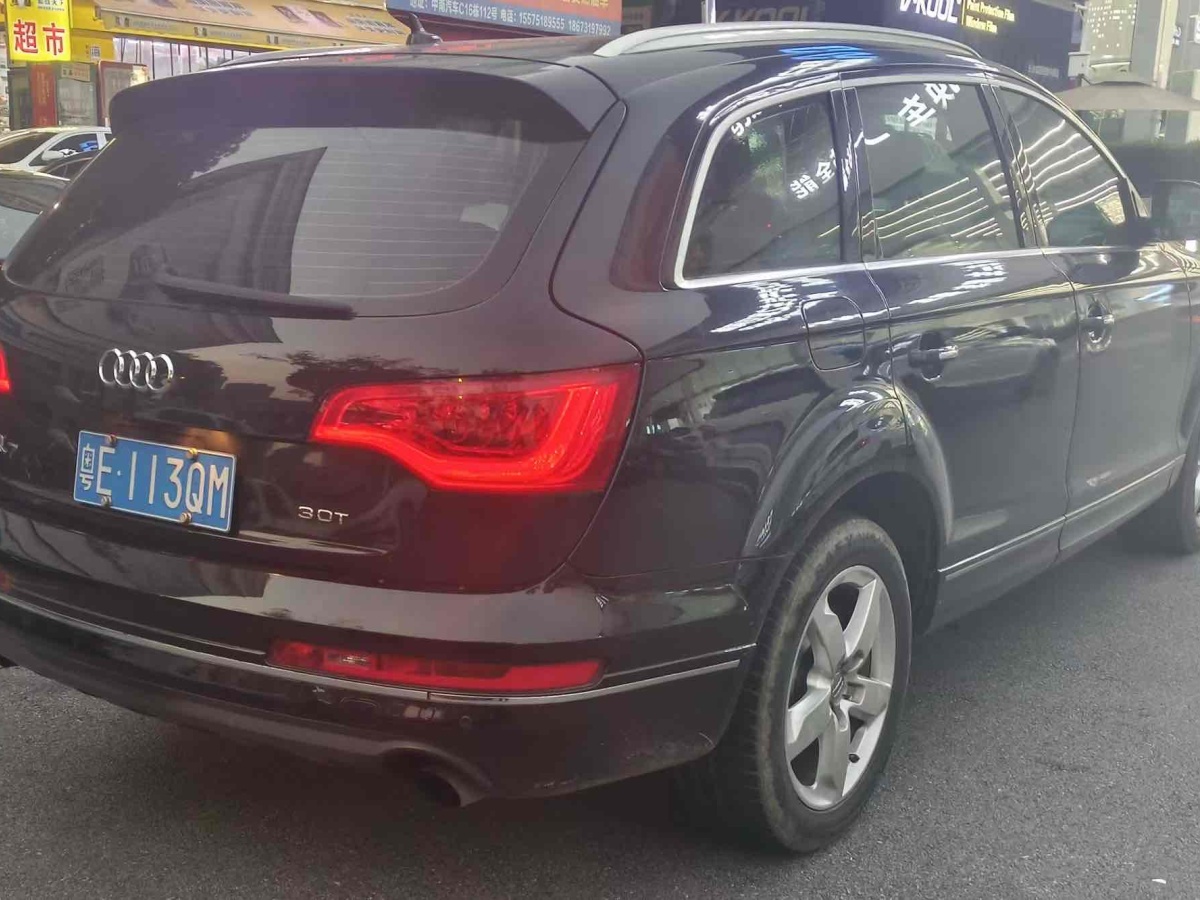 奧迪 奧迪Q7  2010款 3.0 TDI quattro 領(lǐng)先型圖片