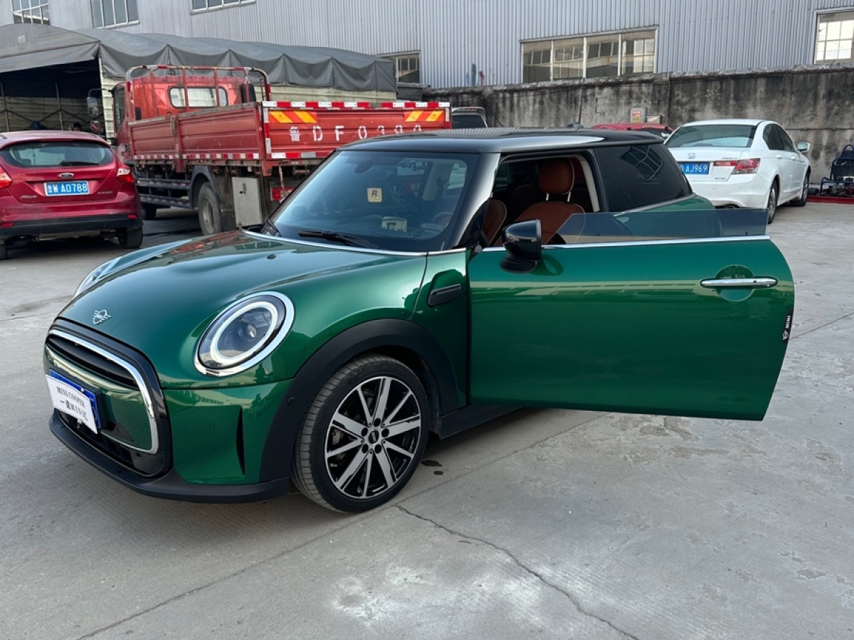 MINI MINI  2022款 改款 1.5T COOPER 藝術(shù)家圖片