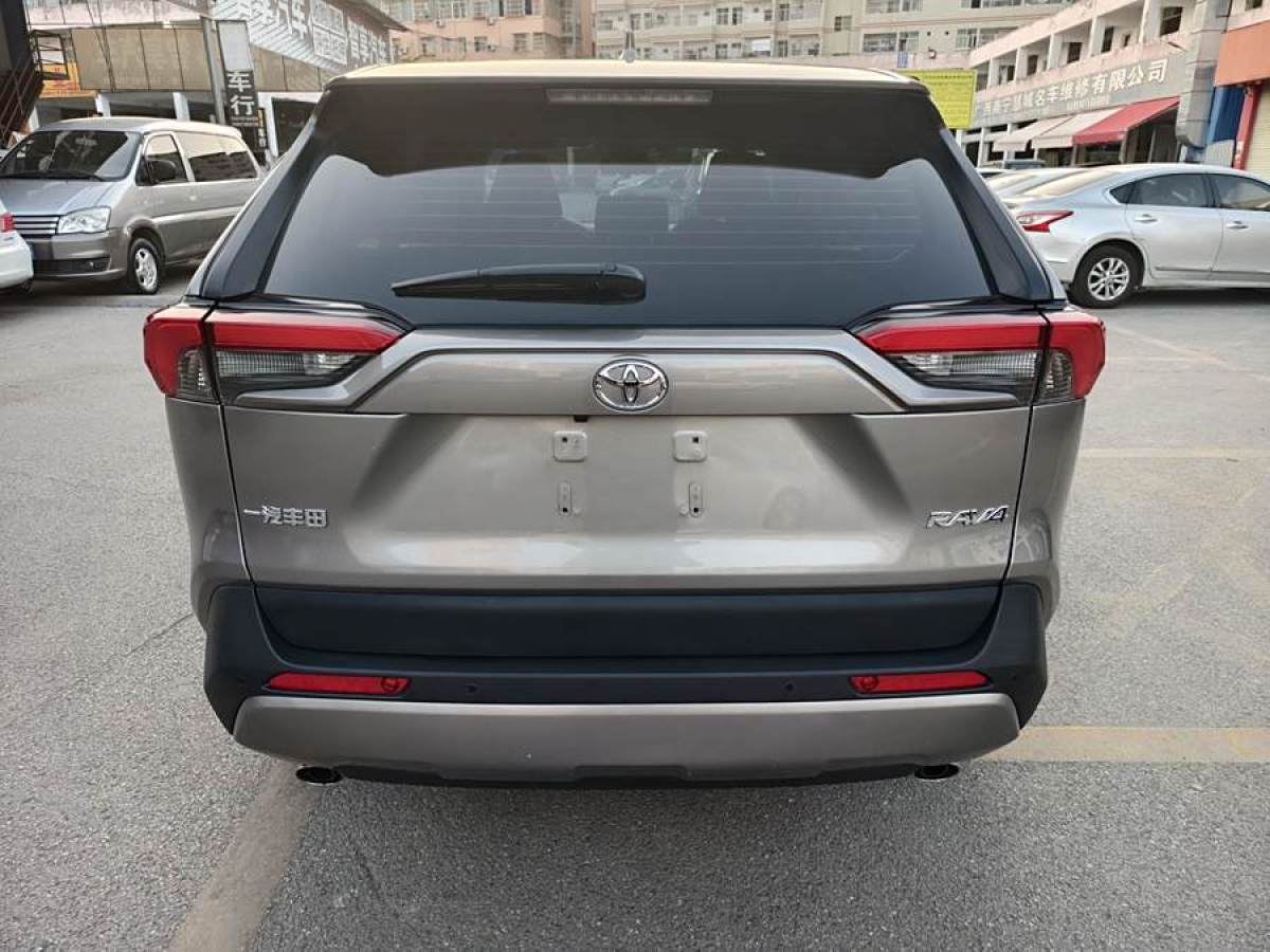 豐田 RAV4榮放  2022款 2.0L CVT兩驅(qū)風(fēng)尚Plus版圖片