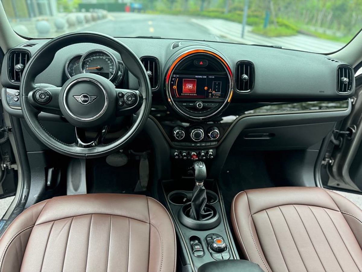 MINI COUNTRYMAN  2019款 1.5T COOPER ALL4 经典派周末旅行版图片