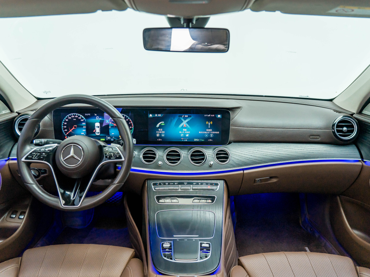 奔驰 奔驰E级新能源  2022款 改款 E 350 e L 插电式混合动力轿车图片