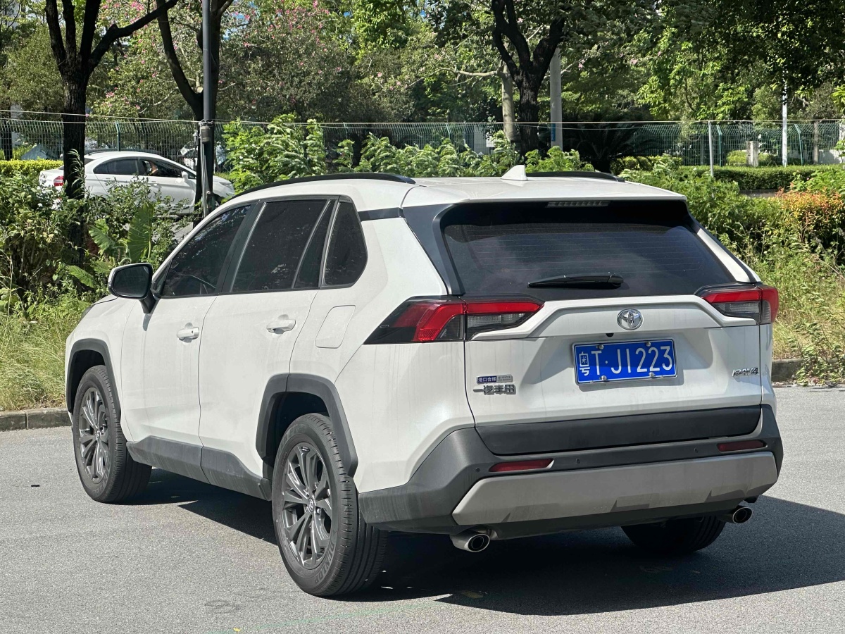 2023年7月豐田 RAV4  2018款 榮放 2.0L CVT兩驅(qū)風(fēng)尚版