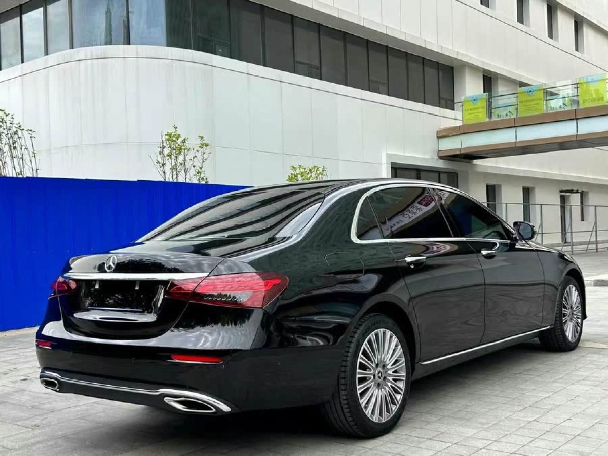 奔馳 奔馳E級  2022款 改款二 E 300 L 時尚型圖片