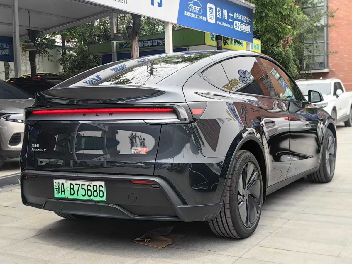 特斯拉 Model Y  2025款 后輪驅(qū)動(dòng) 首發(fā)版圖片