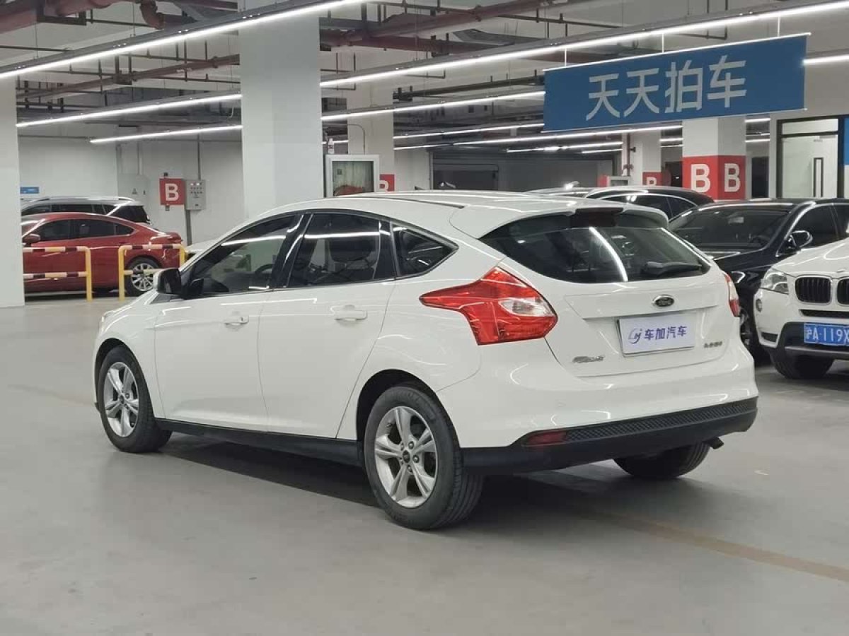 福特 ?？怂? 2012款 兩廂 1.6L 自動風尚型圖片
