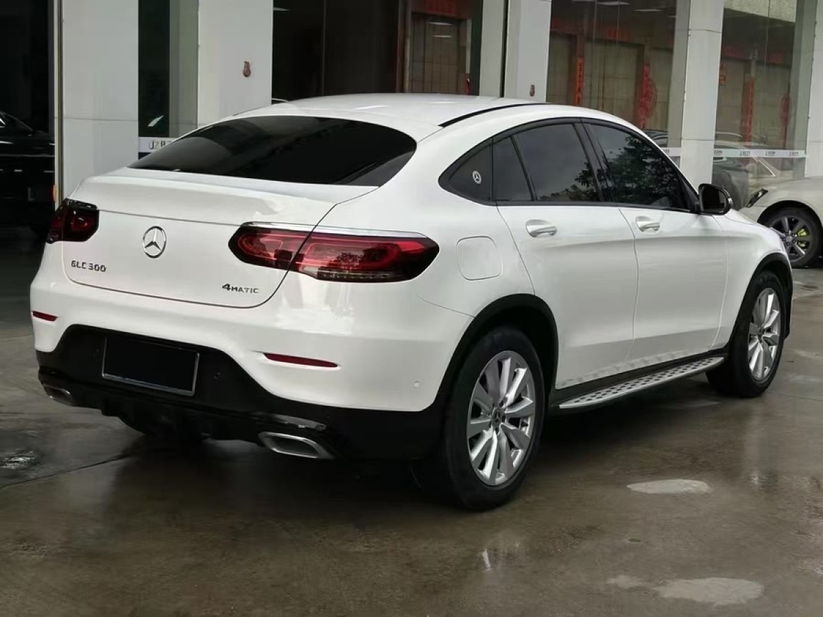 奔馳 奔馳GLC  2023款 改款 GLC 260 4MATIC 轎跑SUV圖片