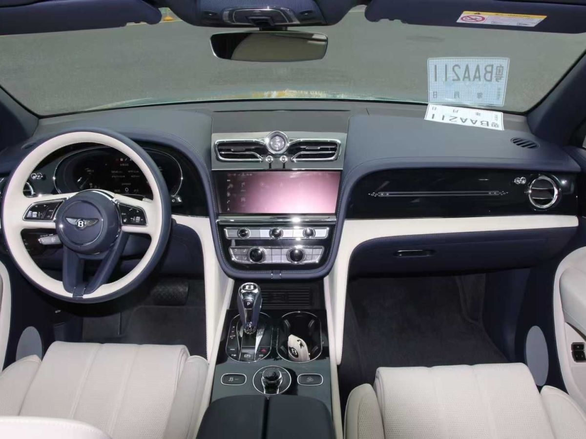 賓利 添越  2023款 4.0T V8 長(zhǎng)軸距版圖片
