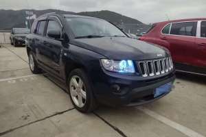 指南者 Jeep 2.0L 兩驅(qū)運(yùn)動(dòng)版