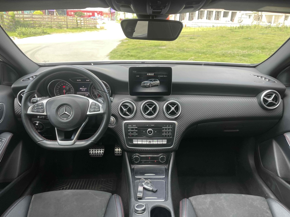 奔驰 奔驰A级  2016款 A 200 运动型图片