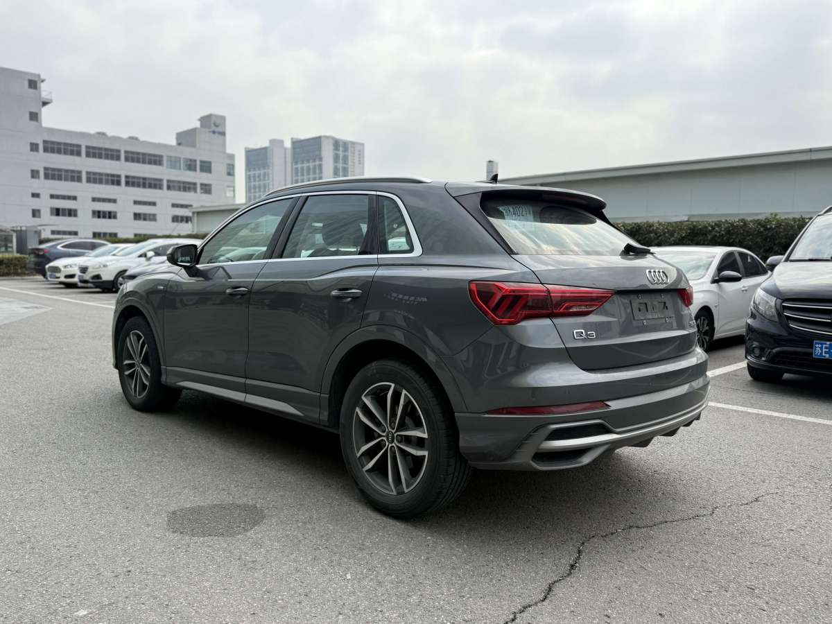 奧迪 奧迪Q3  2022款 35 TFSI 進(jìn)取動感型圖片