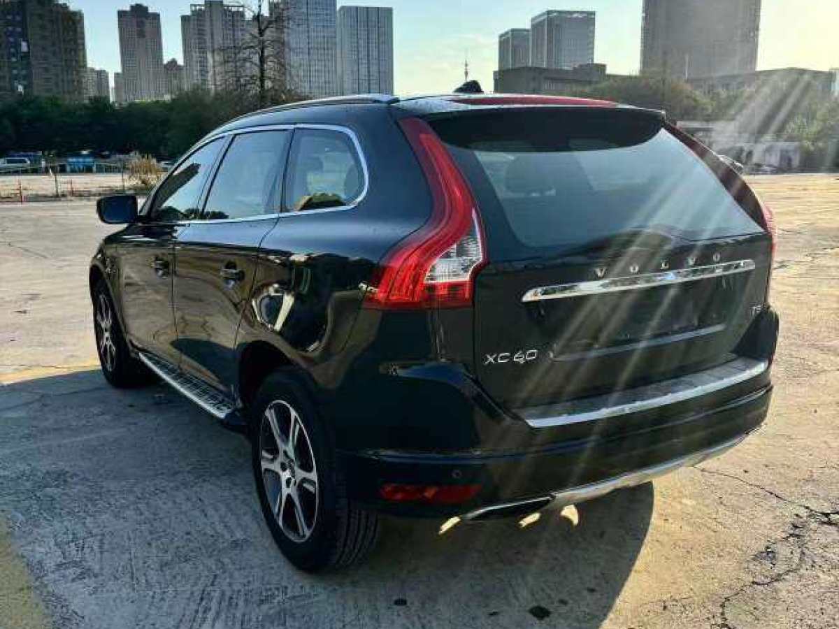 沃爾沃 XC60  2015款 T5 智進(jìn)版圖片