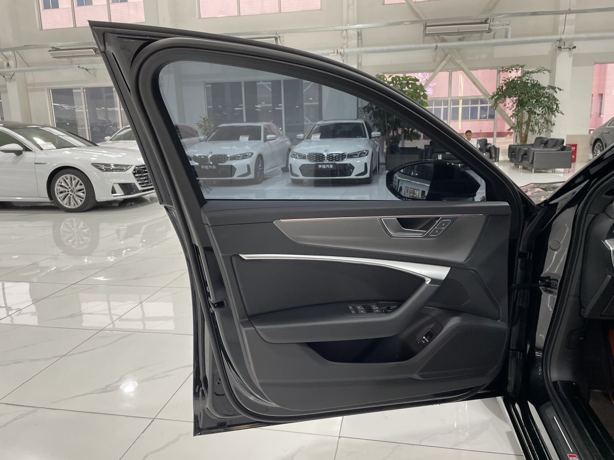 奧迪 奧迪A6L  2024款 45 TFSI 臻選動感型圖片