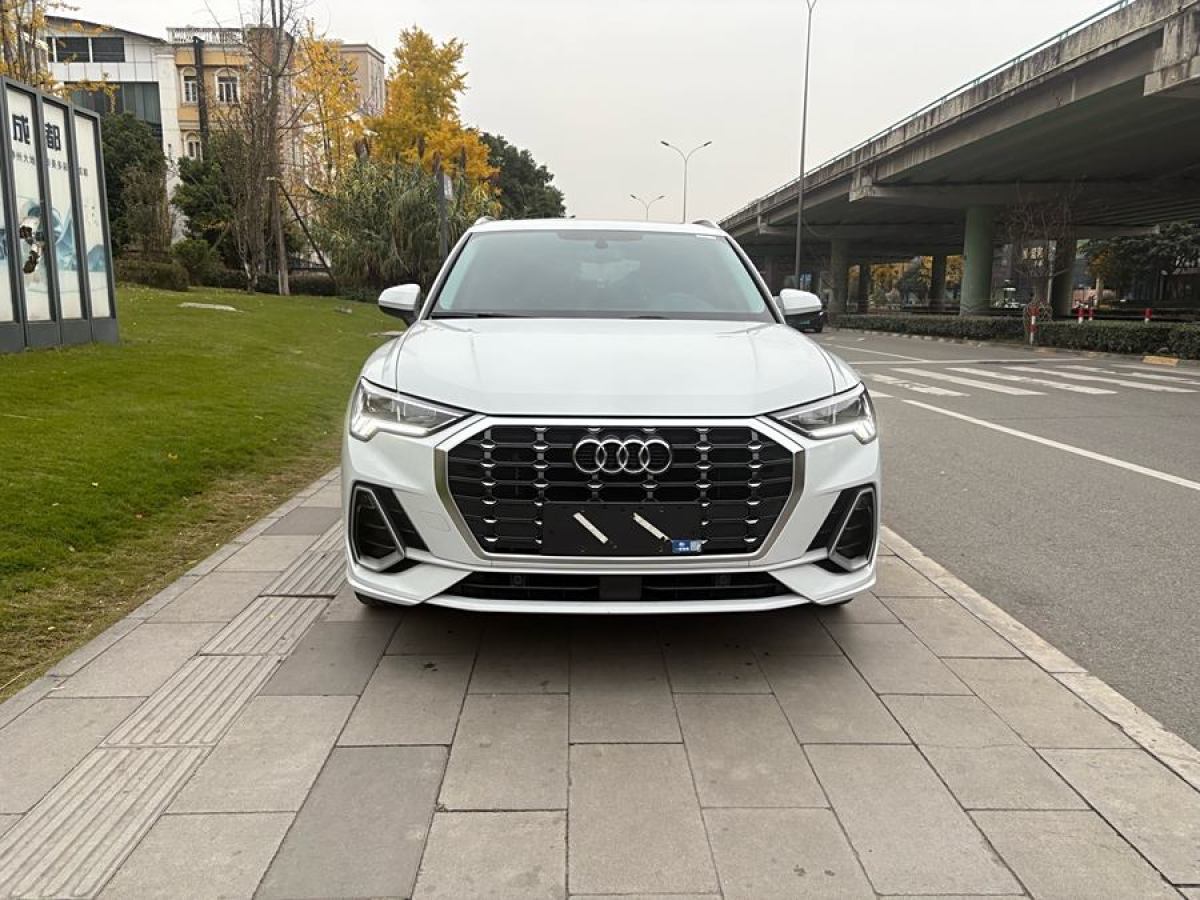 奧迪 奧迪Q3  2022款 40 TFSI 時(shí)尚動(dòng)感型圖片