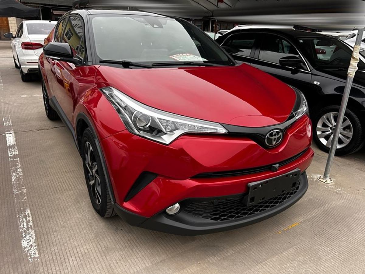 豐田 C-HR  2020款 2.0L 領(lǐng)先版圖片