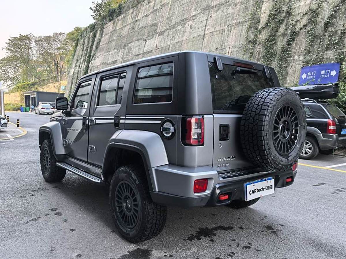 北京 BJ40  2023款 2.0T 自動四驅(qū)環(huán)塔冠軍版圖片