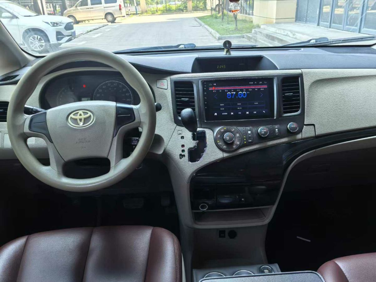 豐田 塞納  2013款 3.5L 四驅自動型圖片