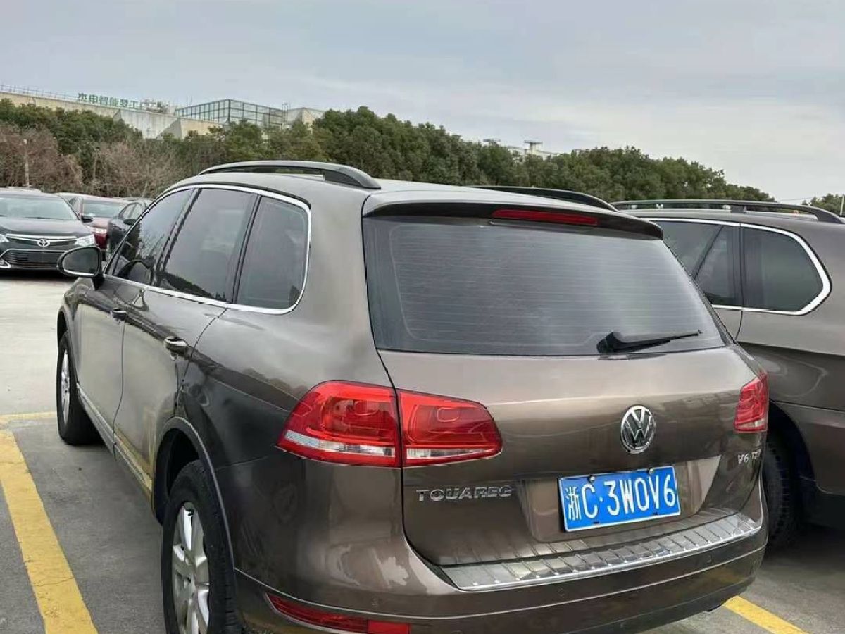 大眾 途銳  2011款 3.0TDI 柴油標(biāo)配型圖片