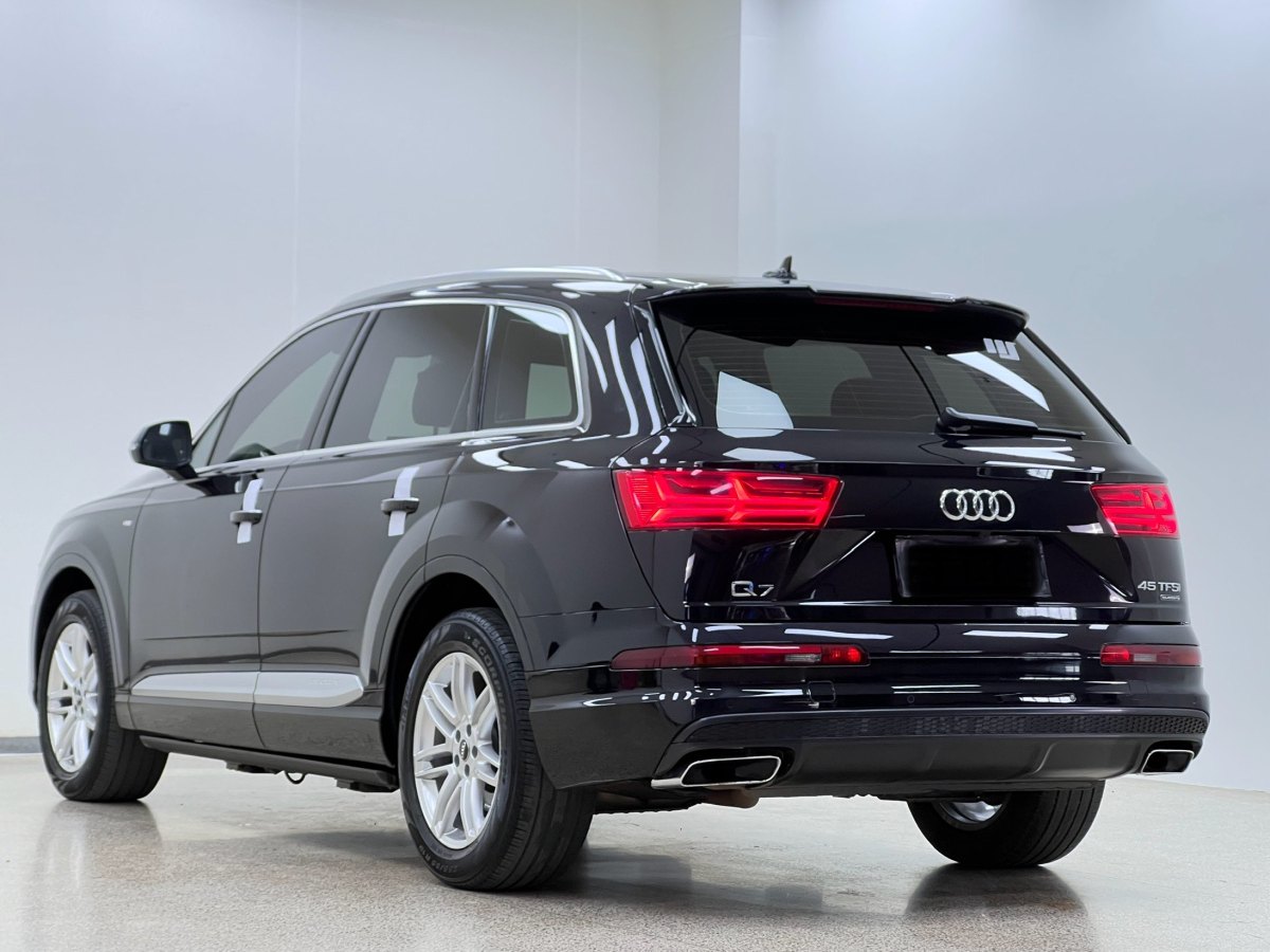 奧迪 奧迪Q7  2016款 40 TFSI S line運(yùn)動(dòng)型圖片