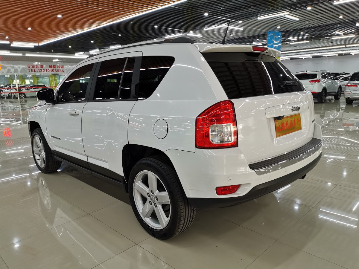 Jeep 指南者  2014款 2.4L 四驅(qū)運(yùn)動版圖片