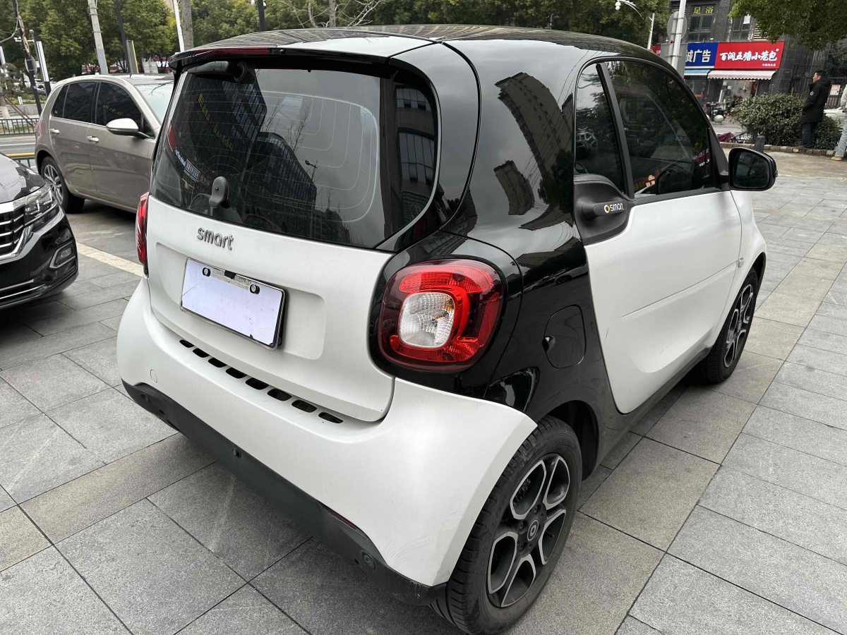 smart fortwo  2016款 0.9T 66千瓦硬頂先鋒版圖片