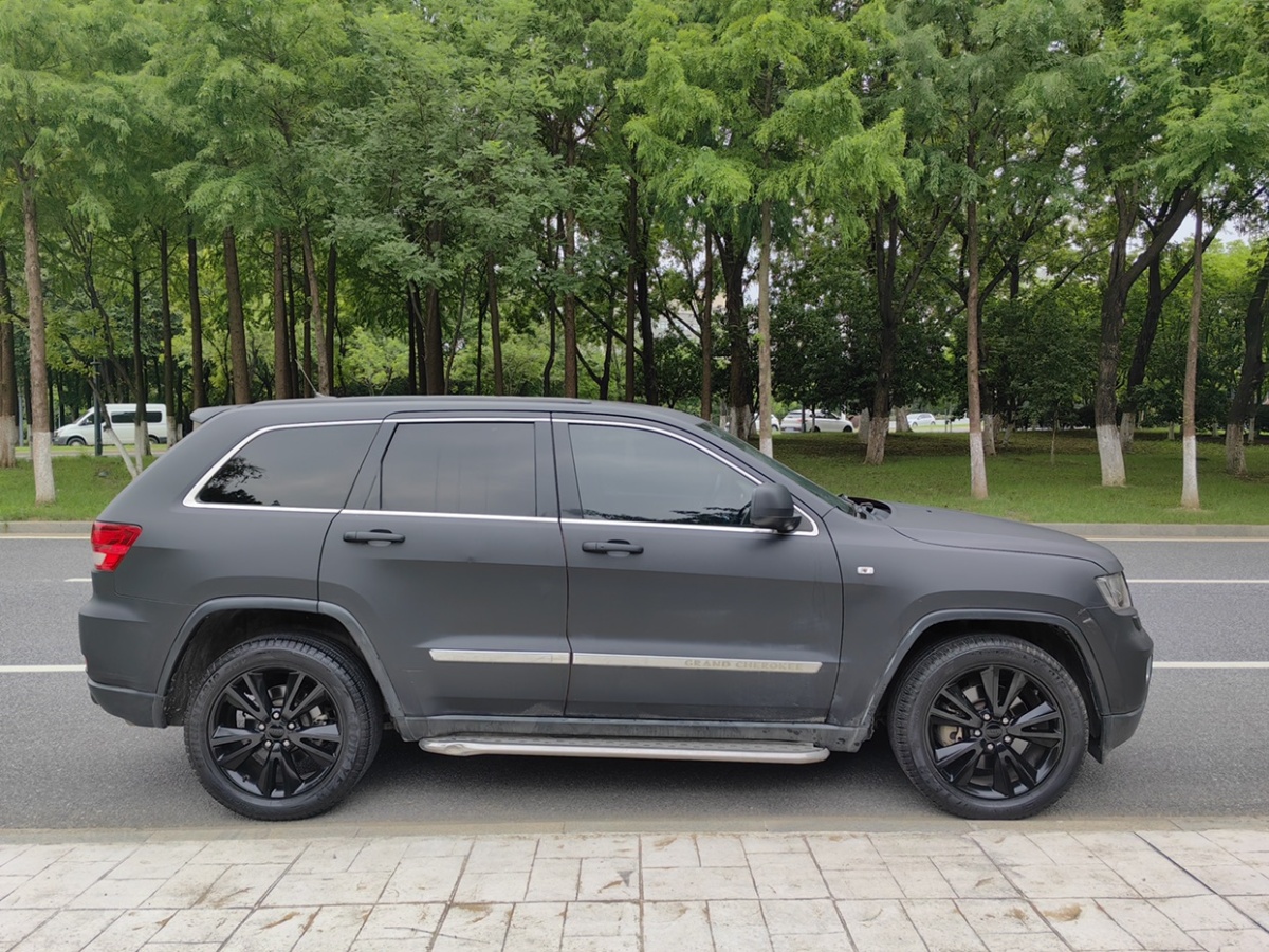 Jeep 大切諾基  2012款 3.6L 舒適導(dǎo)航版圖片