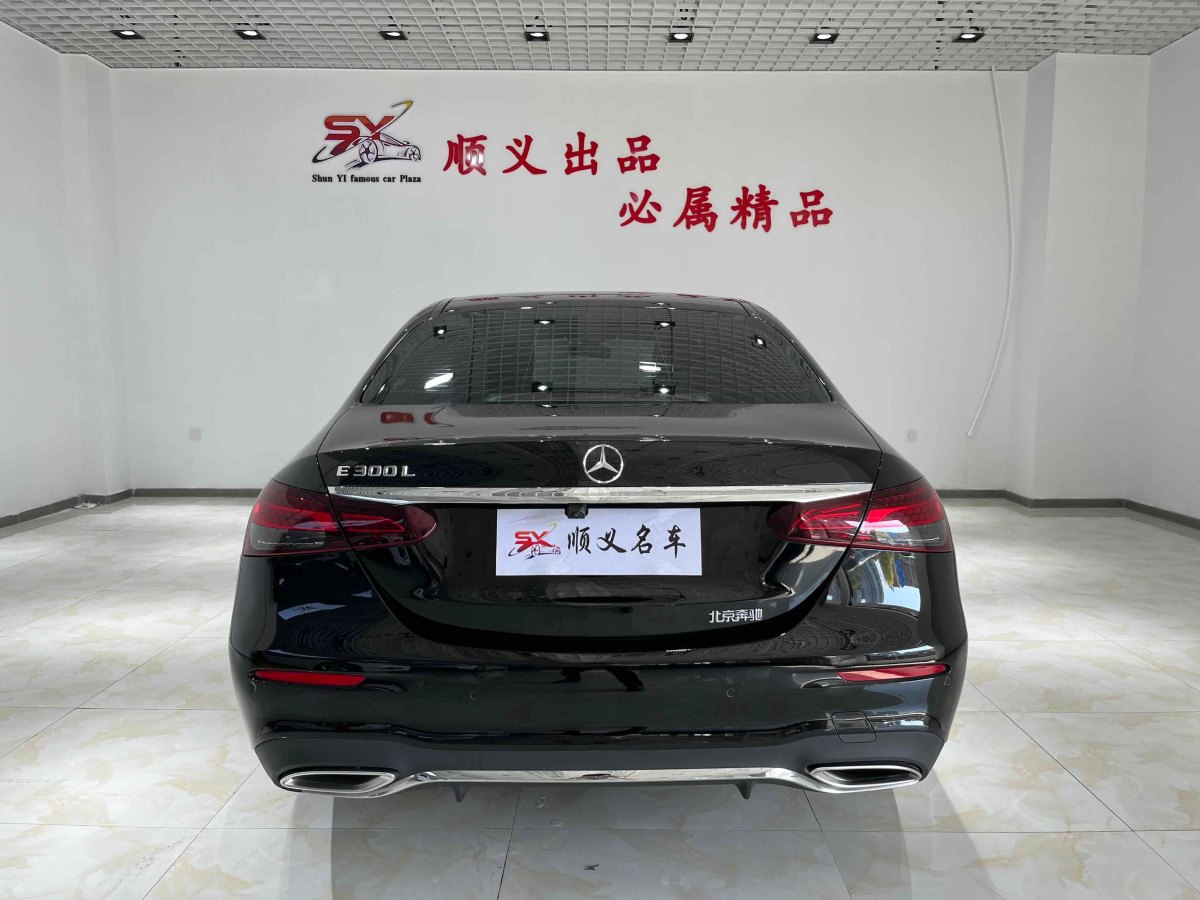奔馳 奔馳E級  2022款 改款 E 300 L 運動時尚型圖片