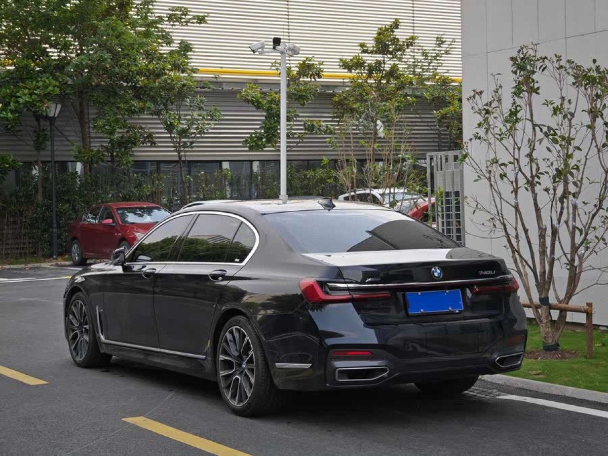 寶馬 寶馬7系  2019款  740Li xDrive 行政型 M運(yùn)動(dòng)套裝圖片