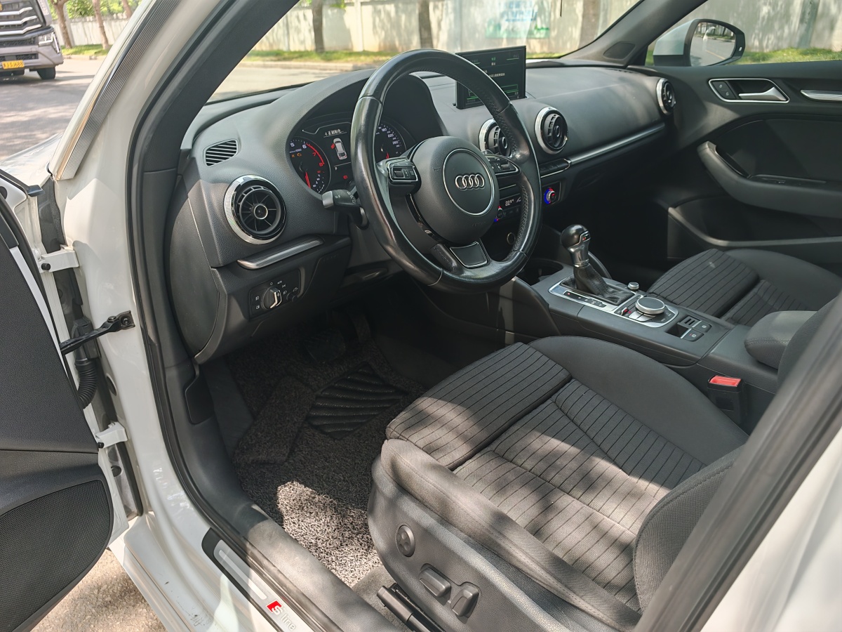 2016年6月奧迪 奧迪A3  2015款 Sportback 45 TFSI S line 運(yùn)動型