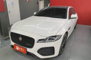 XFL 捷豹 XFL 2.0T P250 四驅(qū)曜黑運(yùn)動(dòng)版